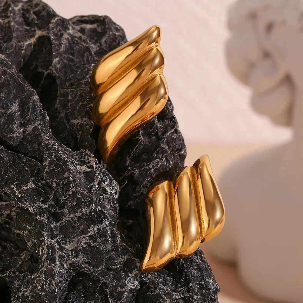 Dreilagige Flügel-Ohrringe