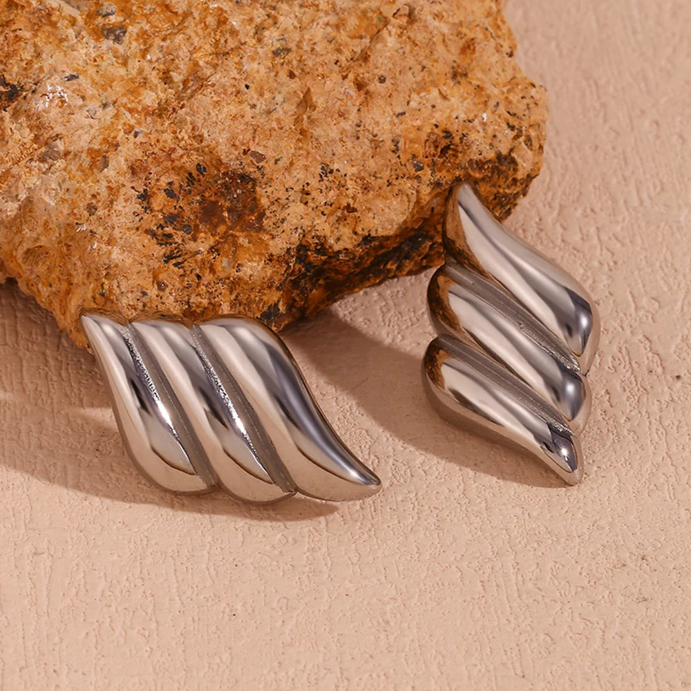 Dreilagige Flügel-Ohrringe