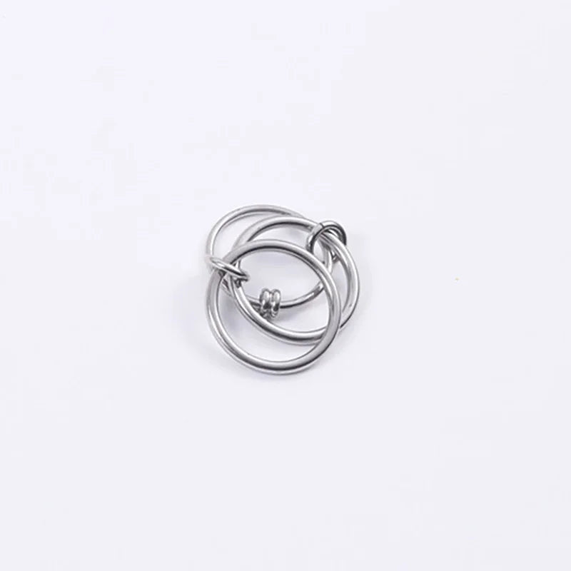 Triple Loop Ring in Gold und Silber Farbvarianten